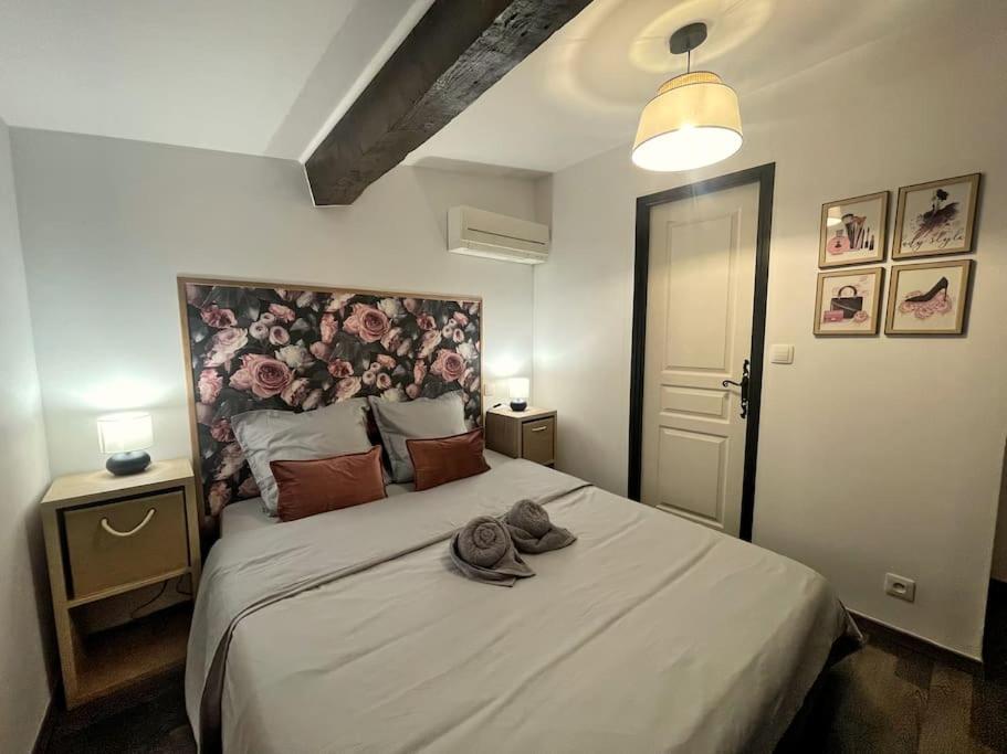 Charme Urbain Sous Les Toits-Terrasse/Clim/Parking Apartment Beziers Bagian luar foto